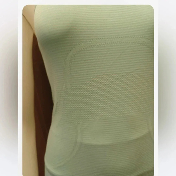 Lululemon Women's Swiftly Tech Racerback Heathered
Blue Green Size 4 - Picture 3 of 8